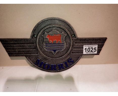 Cast iron Morris Motors plaque, W: 25 cm. P&amp;P Group 1 (£14+VAT for the first lot and £1+VAT for subsequent lots) 
