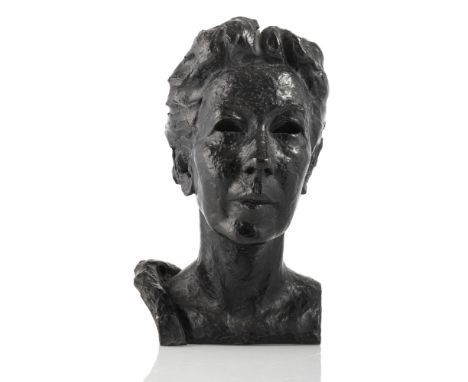 Monogrammist OSH. 39 cmFrauenkopf, 1955. Bronze, dunkel patiniert. Rückseitig im Guss monogrammiert und datiert.Privatsammlun