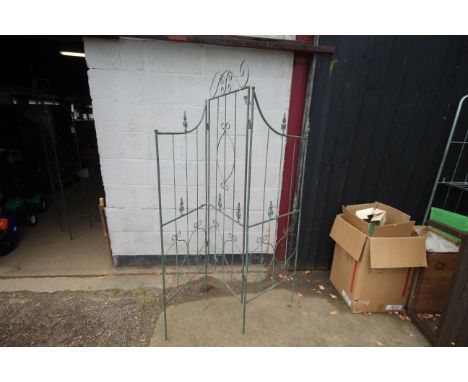 A metal three fold Gustav style panel (48)