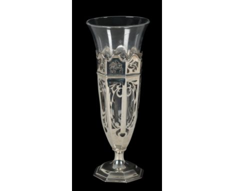 AN EDWARD VII SILVER VASE BY MAPPIN &amp; WEBB the pierced octagonal body of Art Nouveau style, with stepped base, Sheffield 