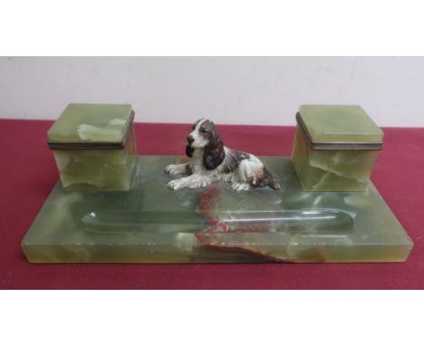 20th C green polished rectangular green onyx ink stand, two square wells with hinged lids, central set with a cold painted mo