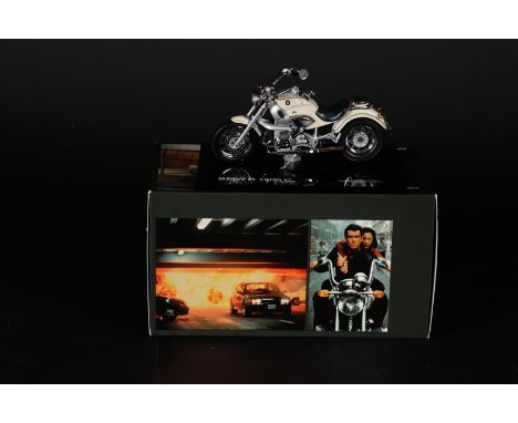 BMW-James Bond - Scale 1/18 - BMW R 1200 C Motorbike - James Bond 'Tomorrow Never Dies'.