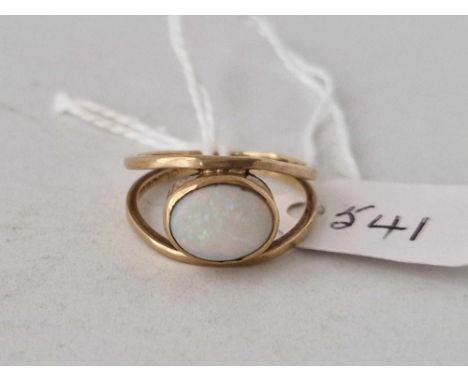 A opal ring 9ct size O 3.1 gms