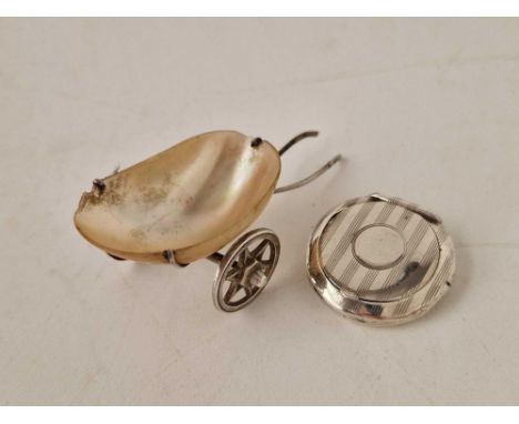 A silver and MOP cart for thimble unmarked and a small compact