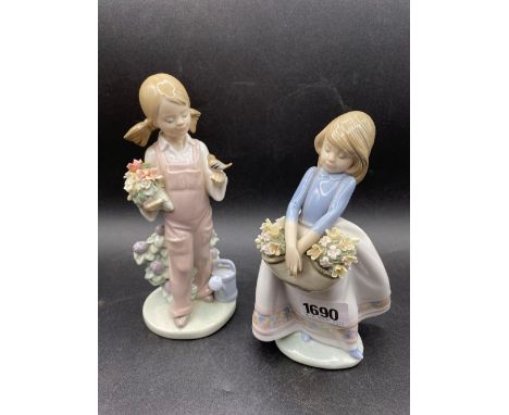 Two Lladro figures of girls, 6" high
