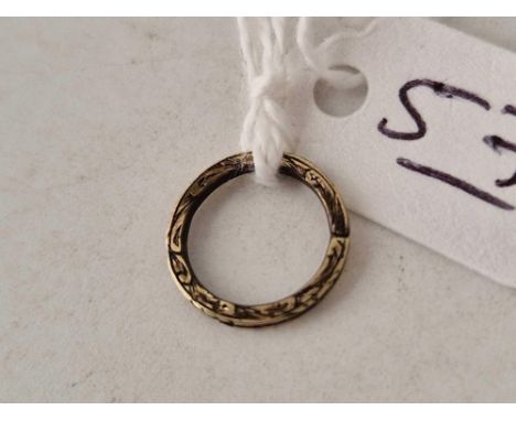 A Victorian split ring 9ct 30 mm