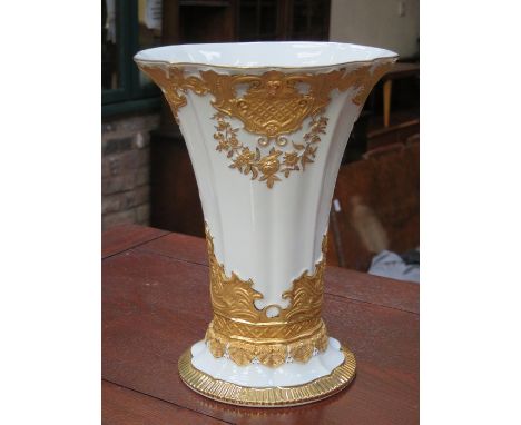 MEISSEN GILDED CERAMIC VASE WITH BLUE CROSS SWORDS STAMP TO BASE, APPROXIMATELY 22cm HIGH