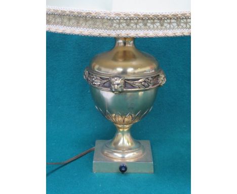 GILT METAL TABLE LAMP WITH SHADE 