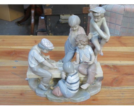 LLADRO STYLE GLAZED CERAMIC FIGURE GROUP THE CARD GAME (AT FAULT), APPROXIMATELY 33cm HIGH