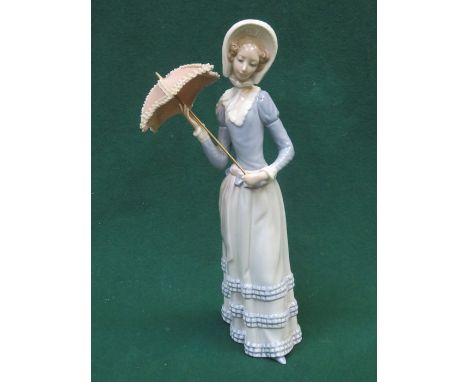 LLADRO GLAZED CERAMIC FIGURE, APPROXIMATELY 32cm HIGH 