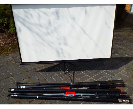 Four tripod projection screens by Reflector 