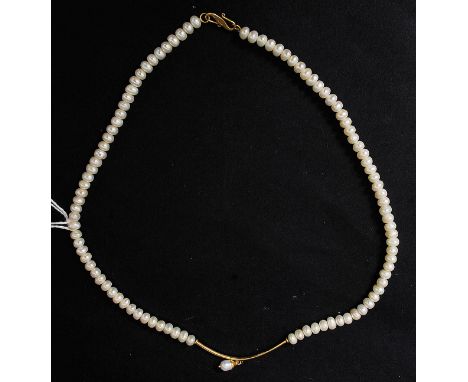 A 22ct gold pearl necklace with bar and pearl drop pendant. Total weight 20.3g

FREE UK POSTAGE ON ALL LOTS INCLUDING COMBINE