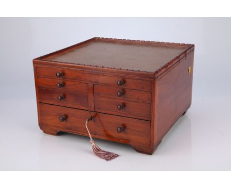 English, c.1900, constructed of French polished mahogany with accessory drawers and slide drawers to the top on both sides, w