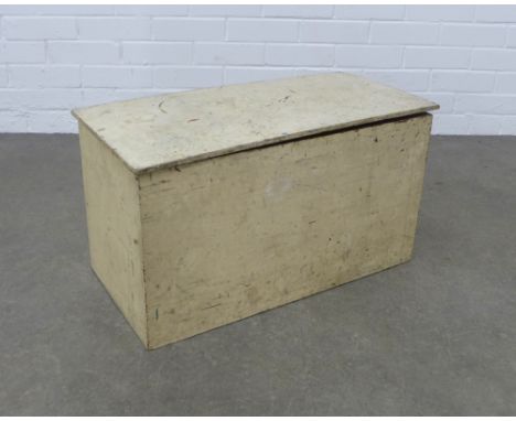 Vintage painted wood tool chest/trunk, with a lift out tray, 64 x 35 x 32cm.