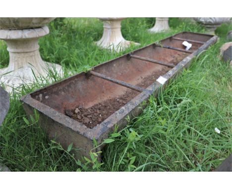 Antique cast iron feeding trough - Approx length: 153cm 