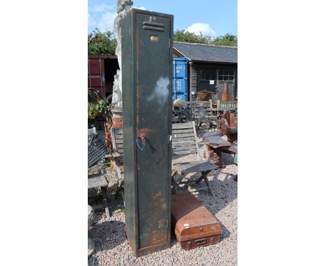 Metal cabinet together with a metal trunk