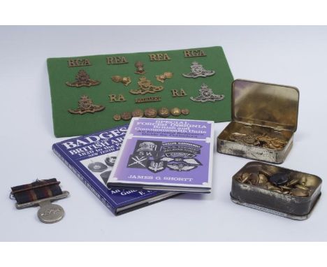 Militaria, comprising badges including RAF HAC, belt clasp, tunic buttons, miniature compass, sweetheart brooches, RAF maps, 