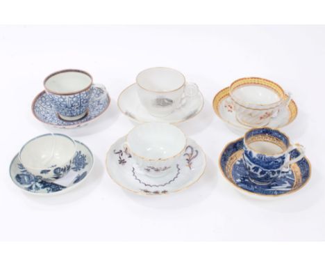Six assorted late 18th/early 19th century Worcester and Caughley tea bowls, cups and saucers, decorated with various patterns