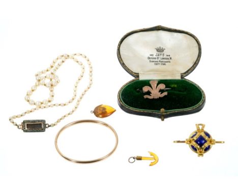 A group of antique and later jewellery to include an antique cultured pearl necklace, Victorian 18ct gold and blue enamel pen