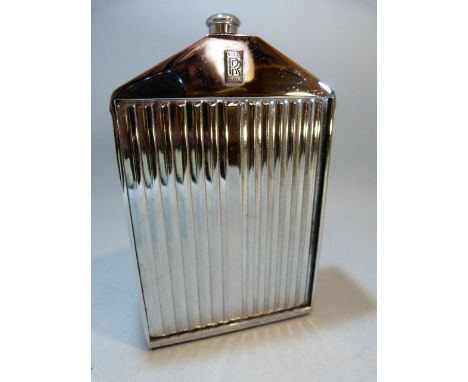 Rolls Royce Ruddspeed Ltd decanter - design no 910435 in the form of a Radiator. Approximate dimensions: 
Height 19.5cm, widt