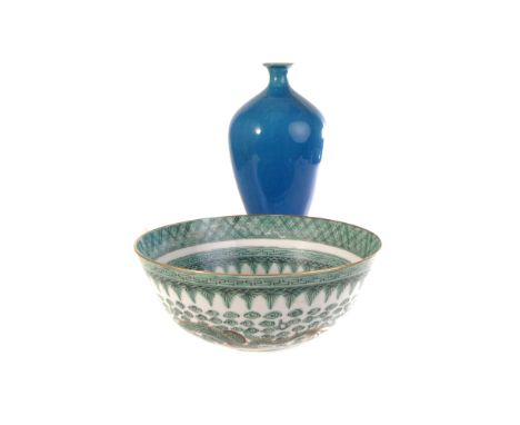 A collection of various Oriental items, to include a ceramic bowl decorated with dragons, a pair of vases, a Cloisonne egg, p