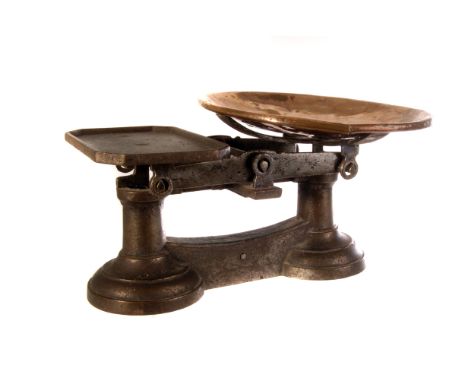 A set of Victorian weighing scales, with shaped brass weighing dish (2)
