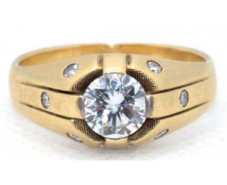 Brillant- Ring, 585er GG (geprüft), mittig besetzt mit 1 Brillanten von ca. 0,9 ct., VVS,   umrandet von 6 Brillanten von zus