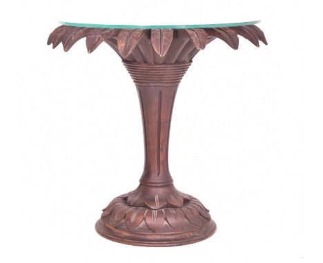 A vintage 20th century Continental Hollywood Regency carved wood 'Sunflower' table / lamp table. The table having a circular 