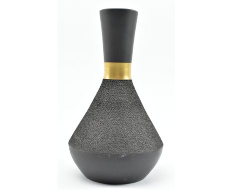 Robert Minkin for Wedgwood - a mid 20th century circa 1960s black basalt ceramic Brutalist vase. The vase having an hourglass
