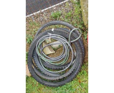 Quantity of bike tyres 26/195 and length of hose pipe.