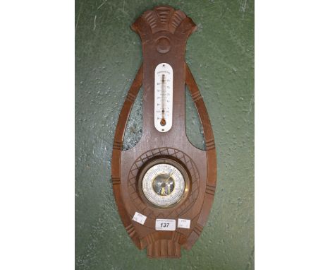 An early to mid 20th century French aneroid barometer c. 1940-1950