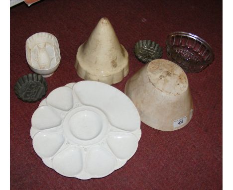 Selection of Victorian ceramic jelly moulds 