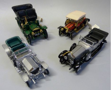 Franklin Mint - 1:16 scale die-cast model of a 1905 Rolls Royce, a 1:24 scale 1907 Rolls Royce Silver Ghost, a 1925 Rolls Roy