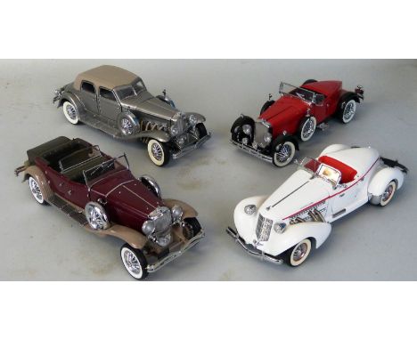 Franklin Mint - 1:24 scale die cast model of a 1933 Dusenberg Twenty Grand, a 1930 Duesenburg J Derham Tourster, a 1935 Aubur