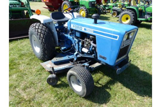 1980 Ford 1500 2wd Sel Compact Tractor W 915 Belly Mower 1980 Ford 1500 2wd Sel Compact Tractor W 915 Belly Mower