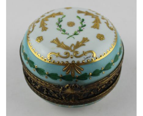 **REOFFER ETWALL JAN £30/£40**A Sevres style porcelain trinket box, 6.5cm height