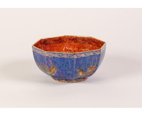 WEDGWOOD ?FLYING HUMMINGBIRDS? LUSTRE GLAZED OCTAGONAL BOWL, pattern no: Z5294, with blue lustre to the exterior, gilt printe