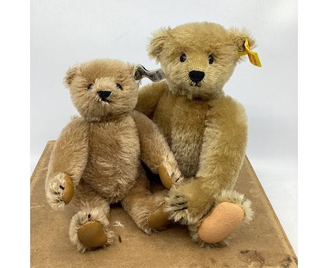 Steiff Vintage teddy bears ; to include a 7&rdquo; 0156/18 white tag mohair 1984 bear with tummy press squeaker and leather p