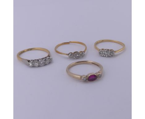 A graduated five stone diamond Ring, the centre stone approx. 0.13ct, mounted in 18ct yellow gold and platinum, Size P, toget