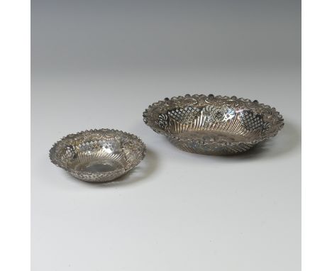A Victorian silver Fruit Basket, by&nbsp;Fenton Brothers, hallmarked Sheffield 1893, with pierced and foilate decoration, the