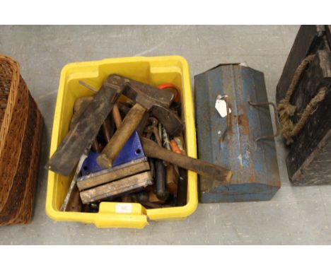 quantity of tools and tool box