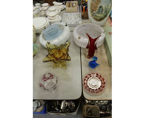 3 Art Deco glass light shades & 5 items of glass ware