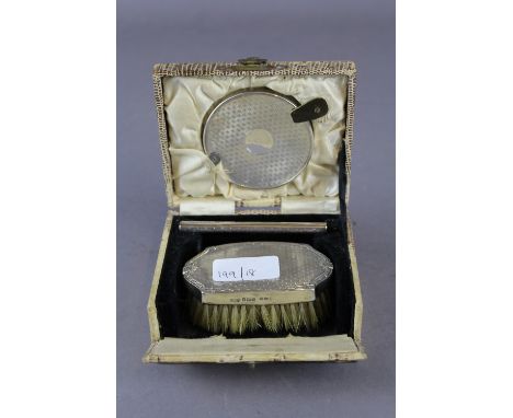 Silver comb, mirror & brush set Birmingham 1927