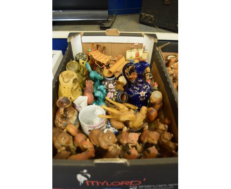 BOX CONTAINING MODEL SQUIRRELS, RUSSIAN DOLLS FORMED AS OWLS, BLUE GLASS JUG AND OTHER MIXED ITEMS