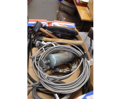 BOX OF MIXED ITEMS TO INCLUDE WING MIRRORS, TOOLS
