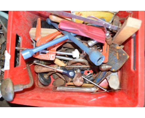 BOX OF MIXED TOOLS
