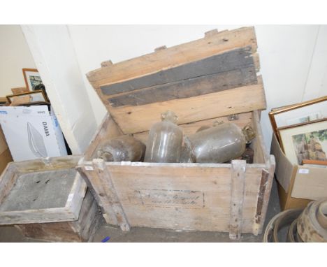 LARGE VINTAGE PACKING CASE TOGETHER WITH CONTETNS INCLUDING VARIOUS CARBOY BOTTLES ETC