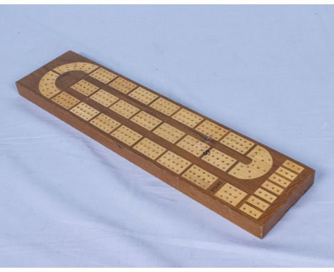 Vintage deluxe Cribbage board complete with pegs