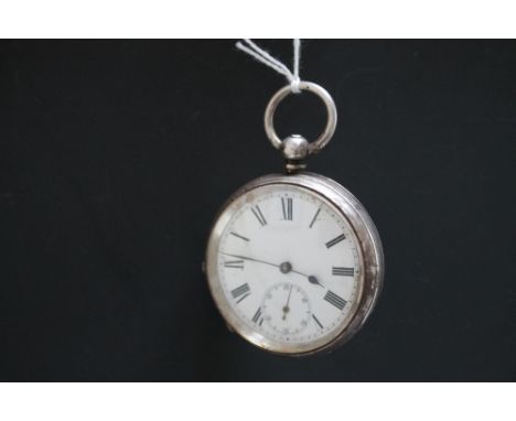 AN OPEN FACED MANUAL WIND POCKET WATCH, Dia 4.5 cm