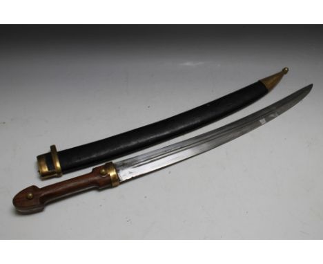 A RUSSIAN KINJUL SHORT ARTILLERY SWORD DATED 1916, with leather and metal scabbard, blade L 44 cm, overall L 67 cm